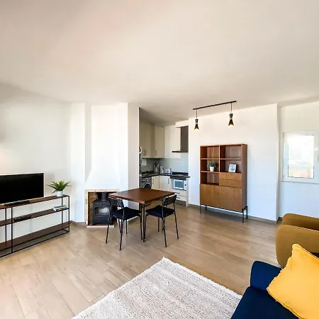 Balcony With Seaview - 1 Bed Apartament